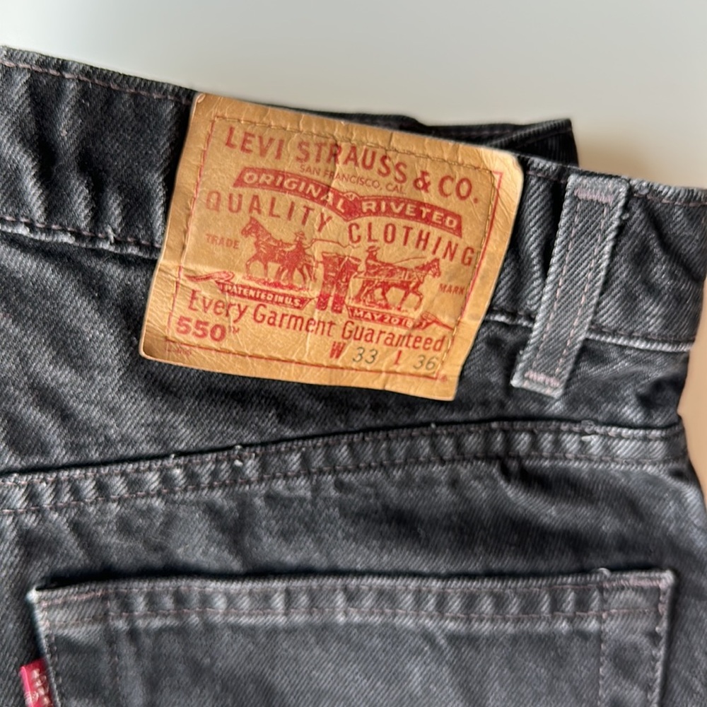 LEVIS Tall Vintage 550 High Rise 90’ mom jeans in black relaxed fit - Picture 3 of 12